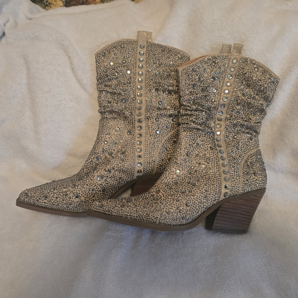 Jessica Simpson Westwrn Studded Chamagne Ankle Boots